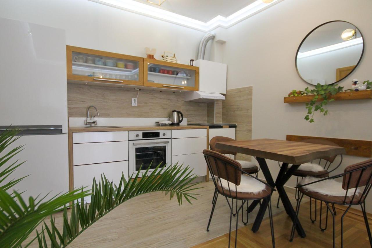 Laki Apartment Tivat Exterior foto