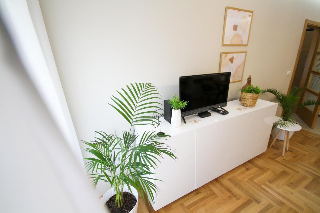 Laki Apartment Tivat Exterior foto