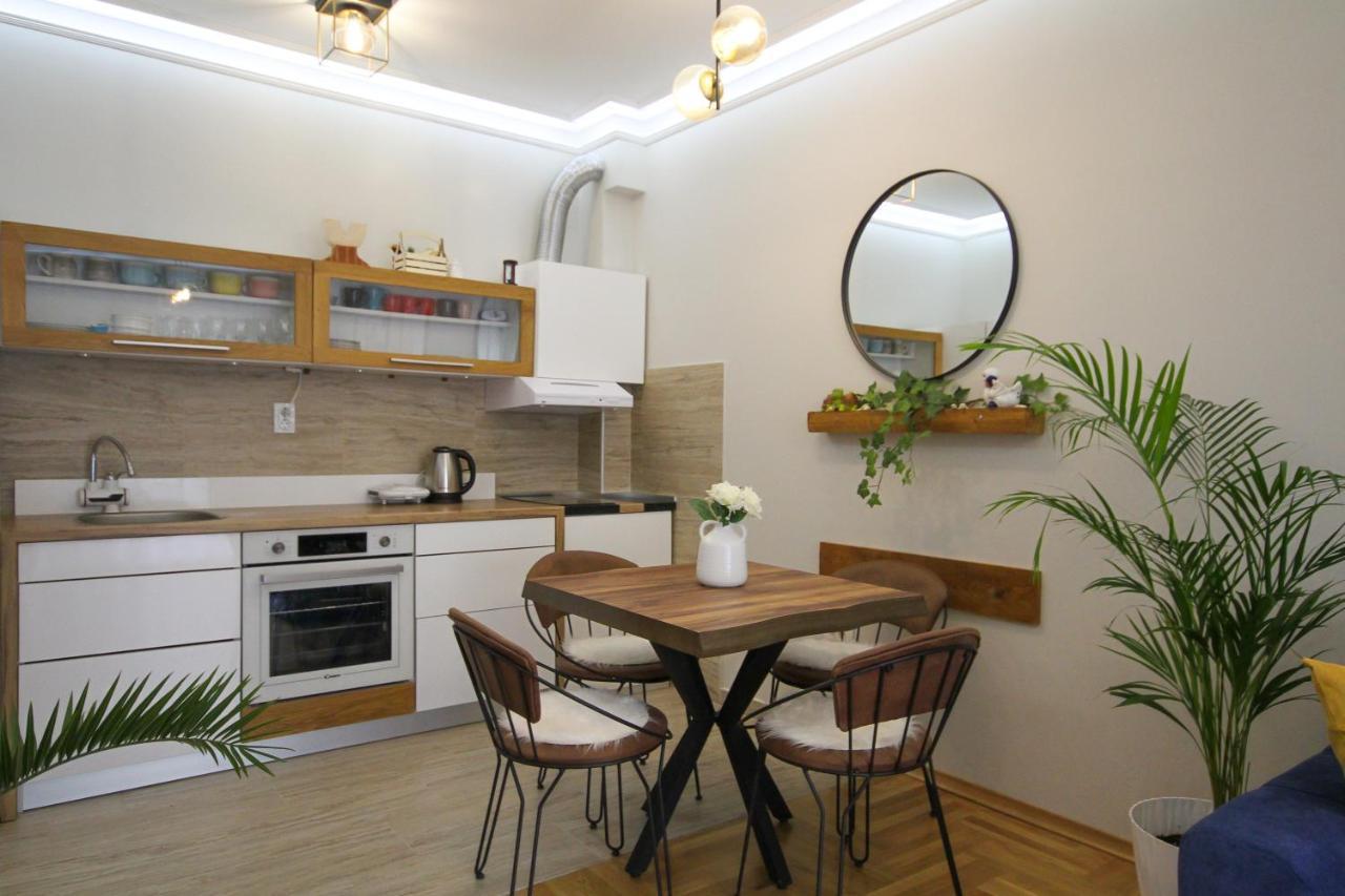 Laki Apartment Tivat Exterior foto